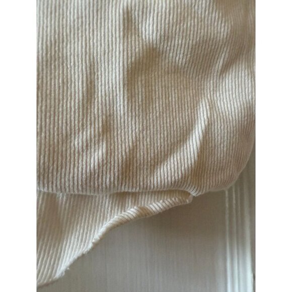 Forever 21 Women’s size medium Fearless Tour cropped shirt - Picture 8 of 9